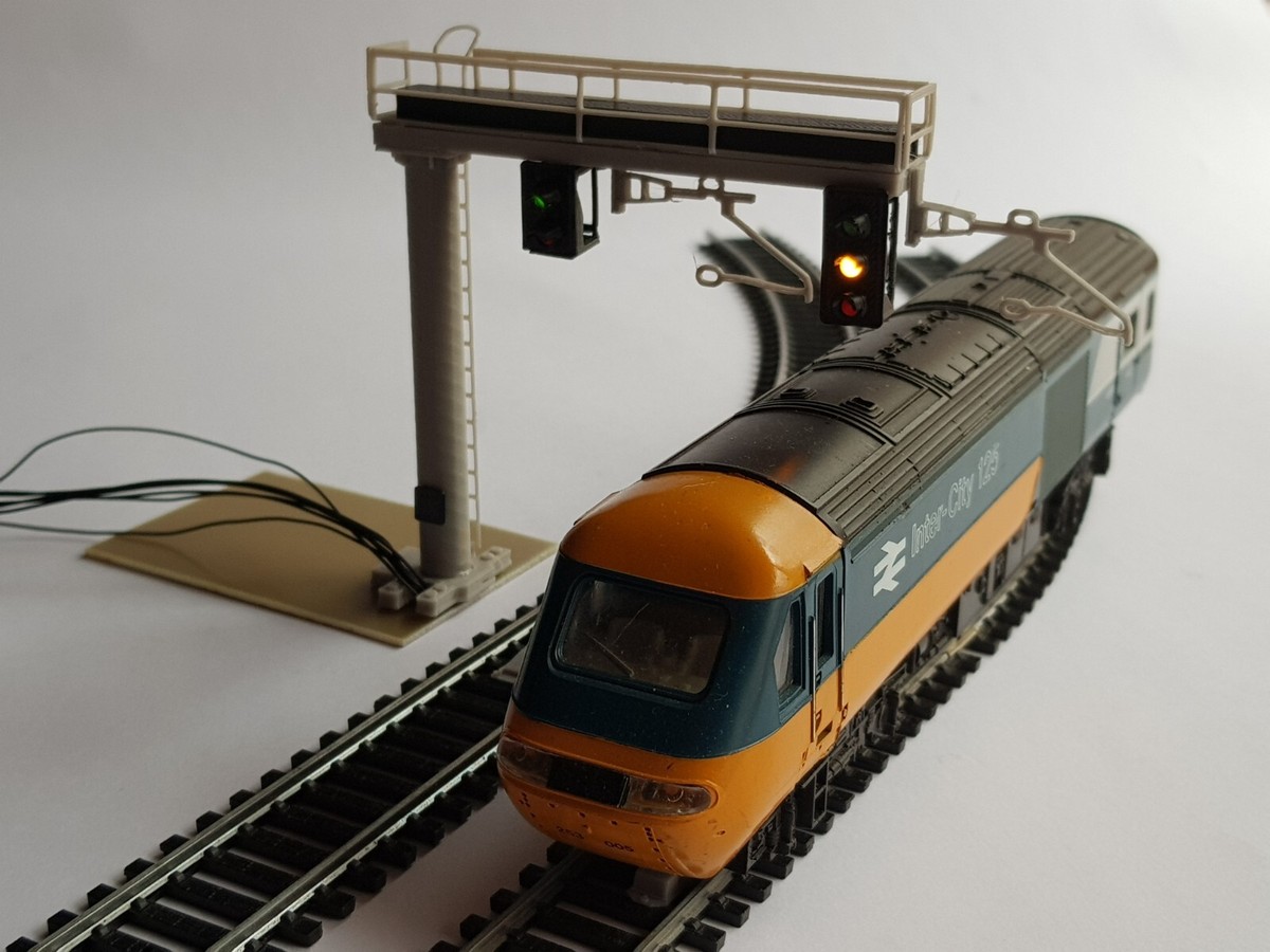 LitPrints OO Gauge Model Railway 2-Track Aspect Signal Gantry With Catenaries (1:76 Scale Kit)