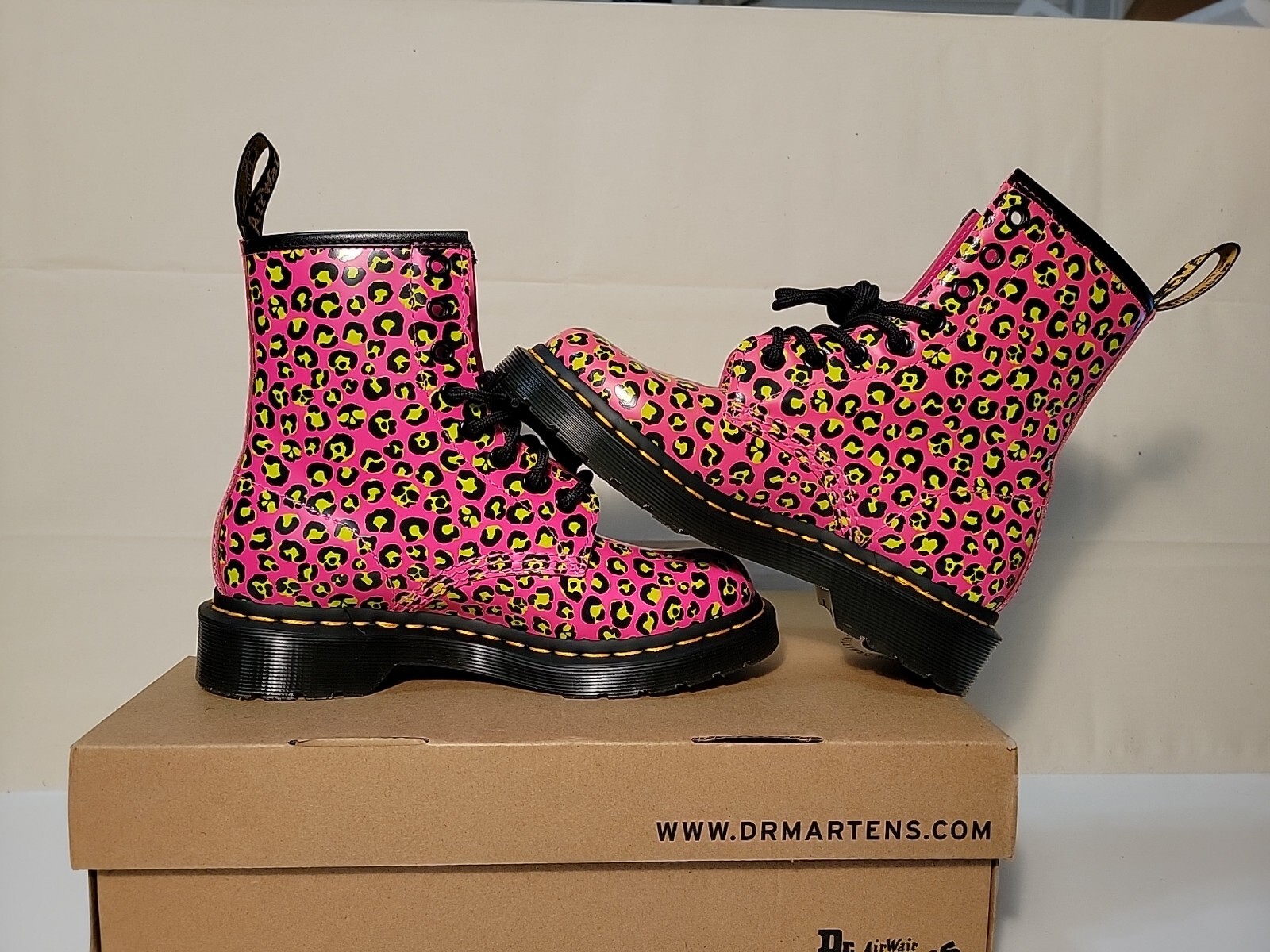 DR. MARTENS WOMEN'S 1460 PINK LOUD LEOPARD SMOOTH LEATHER BOOT 27962 SIZE: 5 image 9