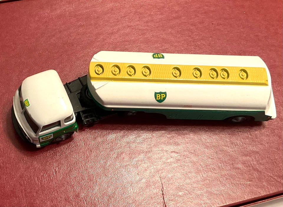 CIJ Francia 1964 #4/71 Saviem BP British Petroleum Gasoline Tanker Citerne como nuevo Foto 4 de 4