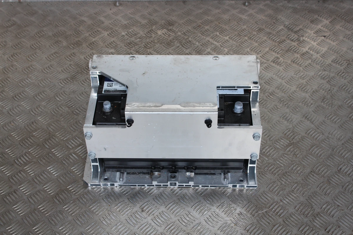 MERCEDES-BENZ C W205 C 300 Hybrid Battery Cover and Battery 