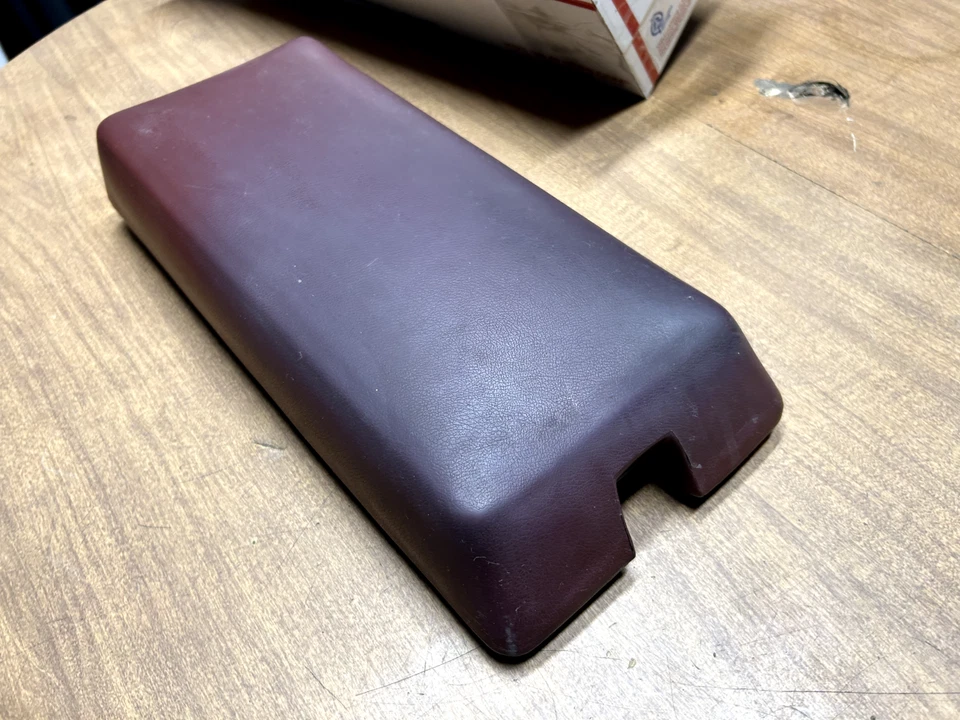 Jeep Cherokee XJ 1984-1996 - reposabrazos consola central tapa - rojo granate sólido Foto 4 de 4