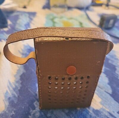 Vintage 1960 Columbia 600BX 6 Transistor Radio w/Carrying Vintage 1960 Columbia 600BX 6 Transistor Radio w/Carrying