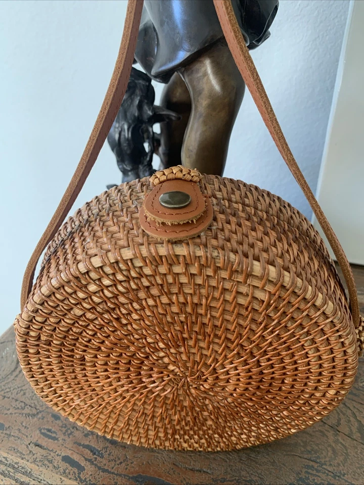 Bamboo and Leather Strap Bag - Image 2 of 4