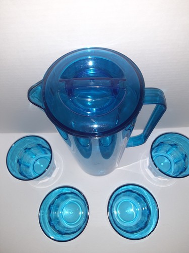 True Living 2 Qt Pitcher W/Lid & 4-8oz Cups Blue Plastic Set NEW - Picture 2 of 5