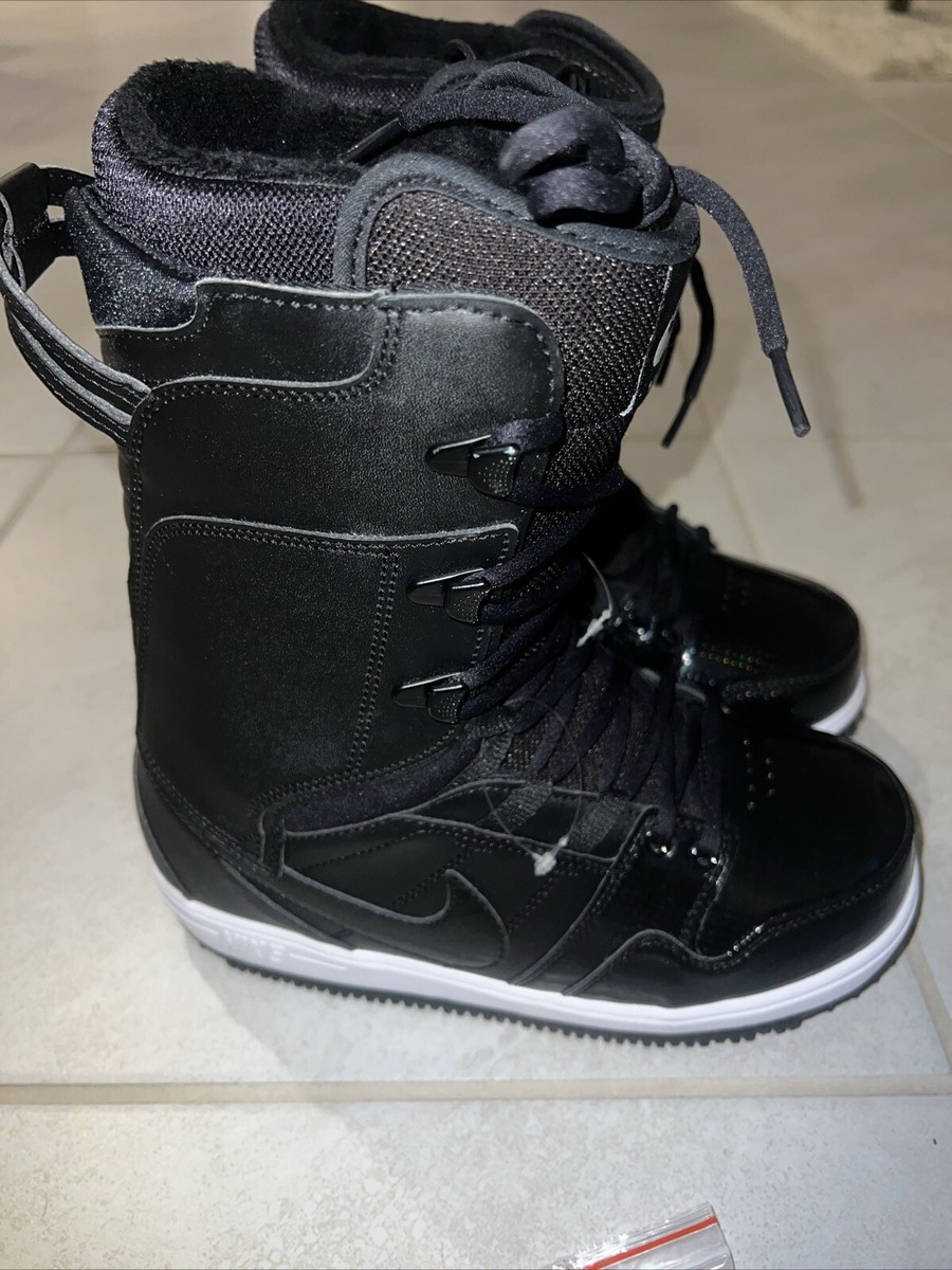 Nike SB Vapen Snowboard boots Women's size 7 447124-002 Brand New
