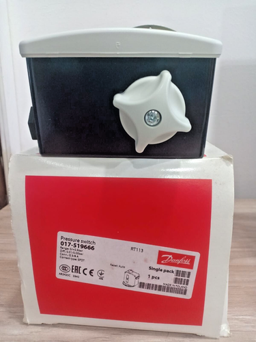 1PC- Danfoss 017-519666 Pressure switch, RT113, SPDT, 0.5bar/3/8- NEW - Picture 4 of 7