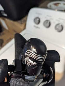 LEGO Star Wars: Kylo Ren (75117): Missing Shin Guard (Used)