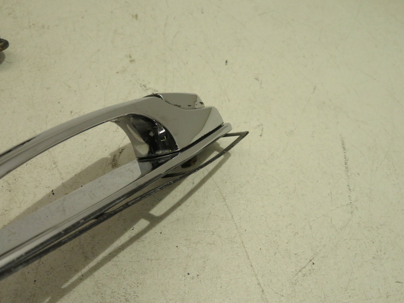 1999-2006 BENTLEY ARNAGE 6.75L REAR LEFT DRIVER SIDE DOOR EXTERIOR HANDLE OEM