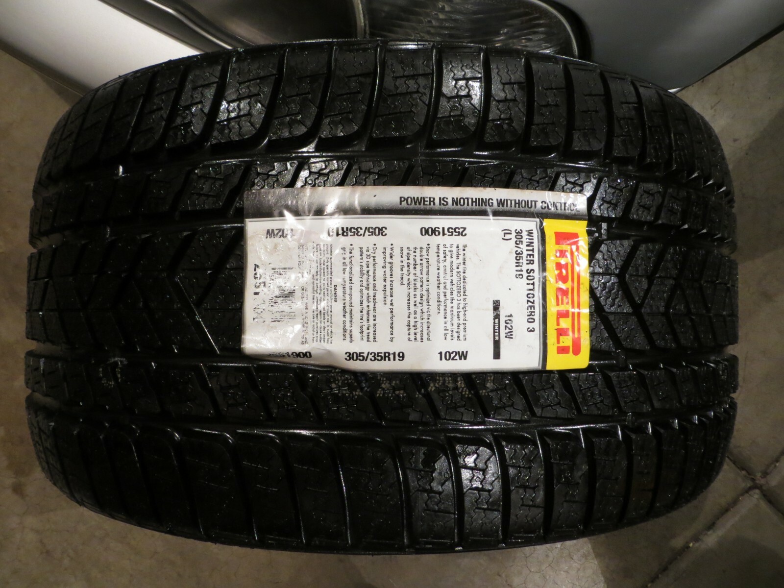 NEW 1 ONE PIRELLI WINTER SOTTOZERO 3 L LAMBORGHINI 305/35R19 SNOW 305 35 19 2738