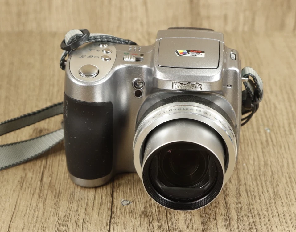 Kodak EasyShare Z740 5.0MP Digital Bridge Camera 10x Optical Zoom Sliver Tested - Image 2 of 4