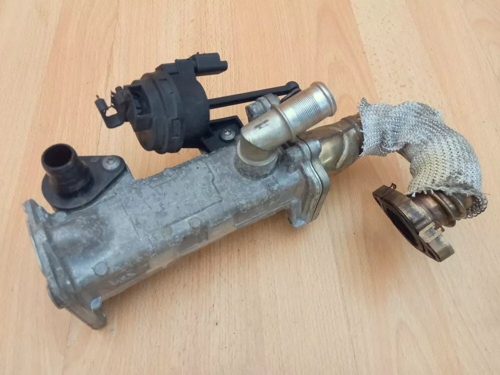 EXHAUST GAS RECIRCULATION COOLER EGR SYSTEM Jaguar XF 2.2d