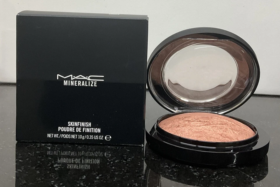MAC Mineralize Skinfinish Cheeky Bronze 0.35 oz Full Size - Image 2 of 4