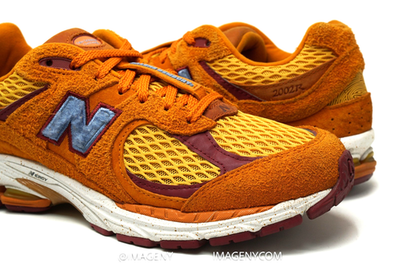 NEW BALANCE 2002R USED SIZE 9.5 SALEHE BEMBURY PEACE BE THE