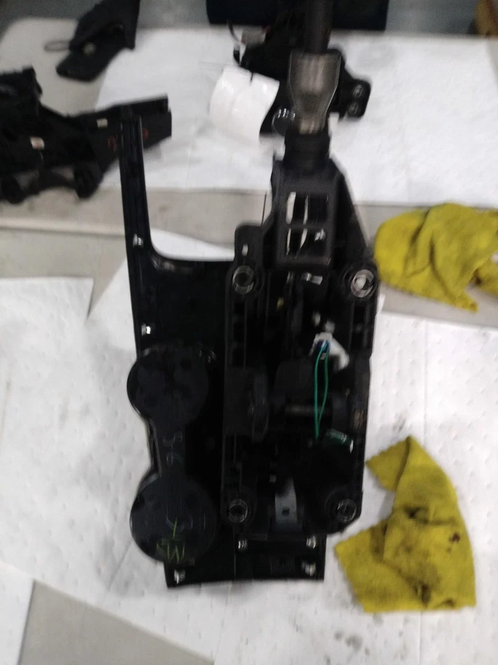 Ensamblaje de palanca de cambio de transmisión automática usado se adapta a: 2019 Nissan Pathfinder G Foto 4 de 4