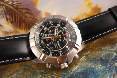 Sporty, 47mm Seiko Chronograph with date 7T92 0NJ0 serial# 360213