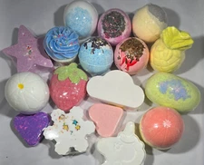 (2 PACK) Assorted Bath Bombs - RANDOMLY SELECTED!