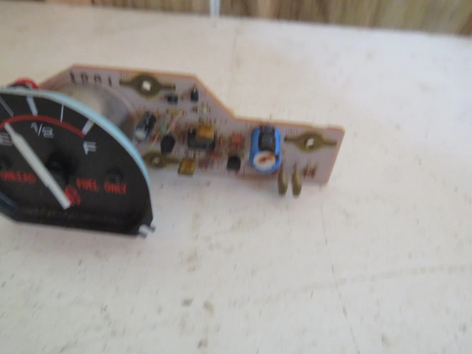 92 1992 JEEP CHEROKEE XJ MEDIDOR DE COMBUSTÍVEL - Imagem 3 de 4