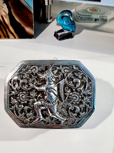 Heavy Silver repousse trinket box- scrolls leaves Hindu- 123 grams