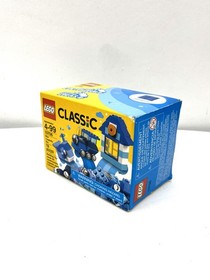 LEGO CLASSIC: Creative Blue Bricks (10706)