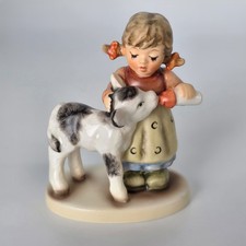 Hummel Figuren Goebel Hum 2231 Nicht so hastig Mädchen mit Kalb Figur 9cm 1.Wahl