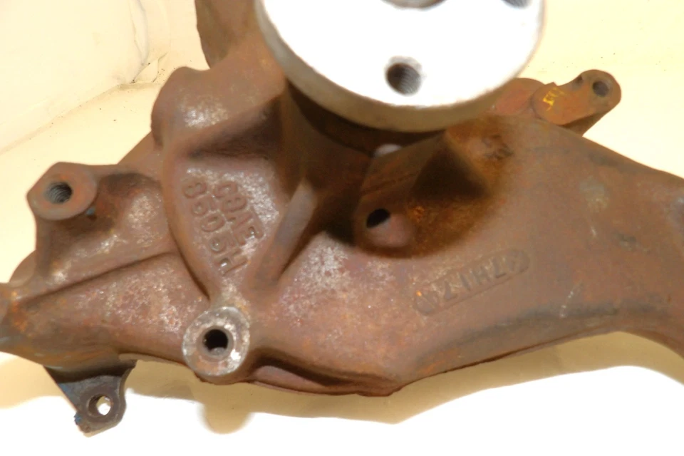 Ford Mustang Shelby Fairlane Cougar Comet 1968 original GT 390 427 428 CJ bomba de agua Foto 2 de 4