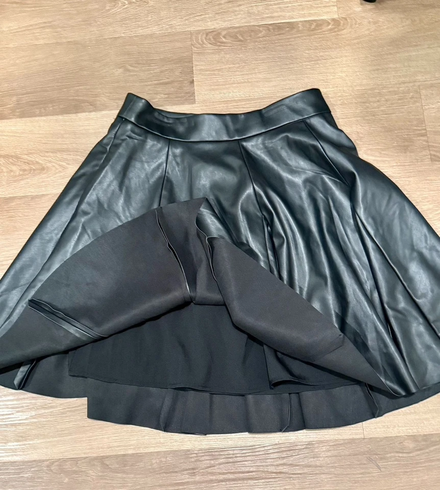 NWT Banana Republic Womens Black Faux Leather Skirt Sz 10 Emo Fairy Gothic - Image 3 of 4