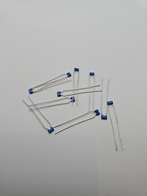 10x 100pF 5% 100V C0G (NP0) Keramik Kondensator Siemens Gurt (Kl1-19)