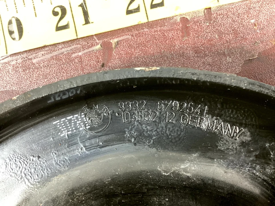 BMW 328I F30 2012-2014 AWD brazo de control de suspensión inferior trasero derecho fabricante de equipos originales. Foto 2 de 4