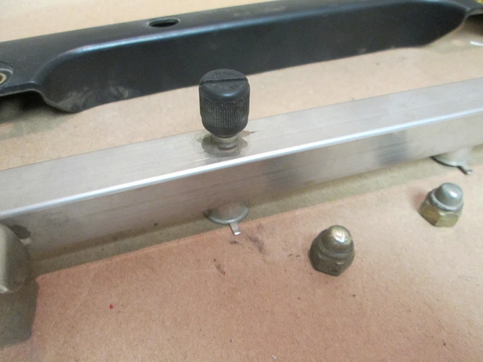 Maserati Coupe - Gransport - Quattroporte LH carril inyector de combustible/tubo 197845 Foto 3 de 4