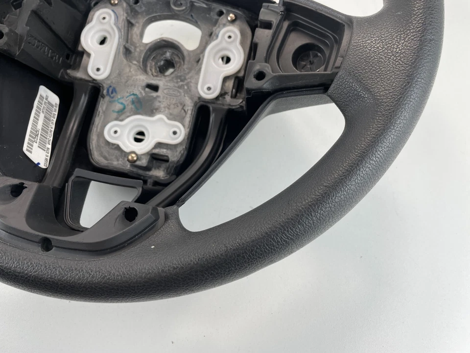 Volante lateral izquierdo Ford Fiesta 2014-2017 sin interruptor de crucero OEM, 34076683 Foto 4 de 4