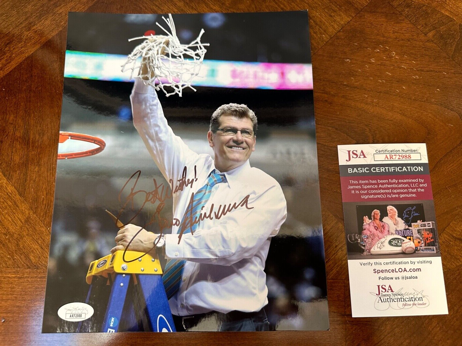 Geno Auriemma Autographed Signed UConn Huskies Coach NCAA Basketball 8x10 Photo JSA 