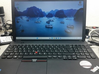 Lenovo Thinkpad E530c, i3-2348M, 16GB Ram, 240GB SSD, Windows 11 Pro