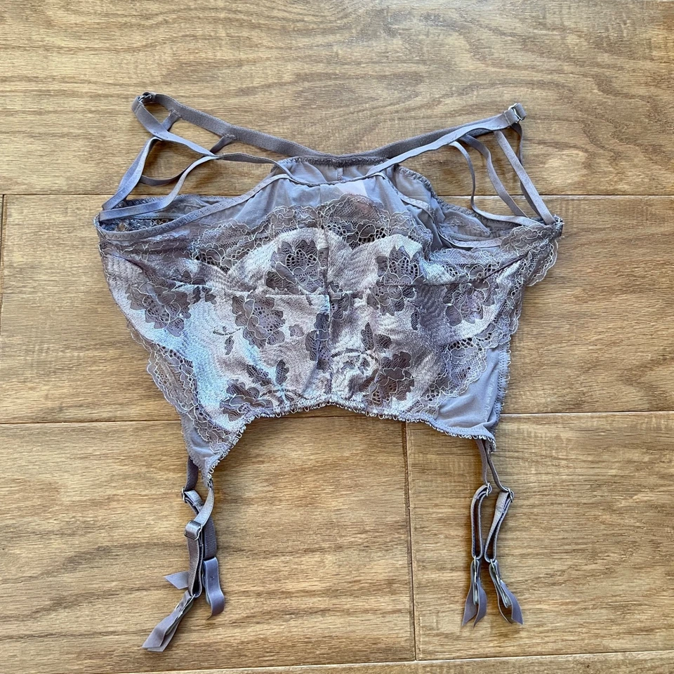 Nuevo con etiquetas Cinturón Liguero Victoria's Secret Muy Sexy Talla M/L Púrpura Floral Encaje Foto 2 de 4