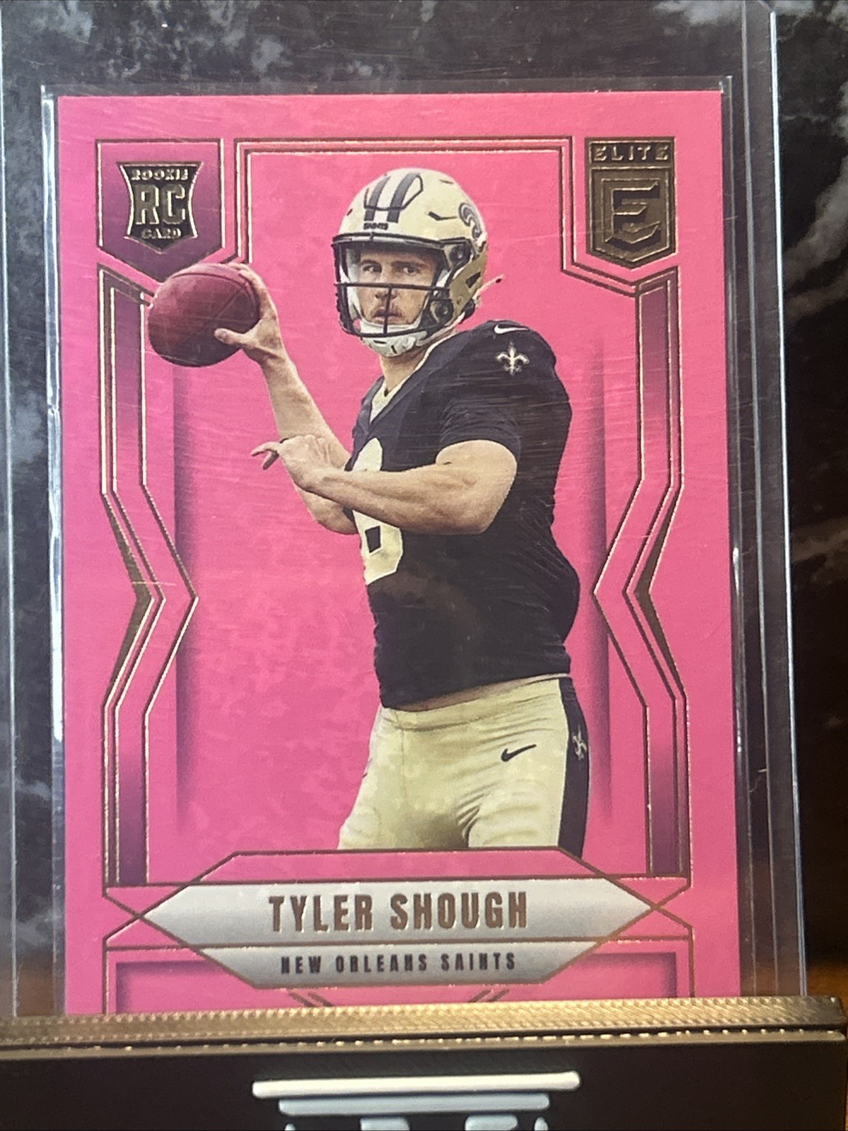 🔥2025 Donruss Elite - Rookies Tyler Shough #178 Pink Ink (RC) Nola Saints🔥