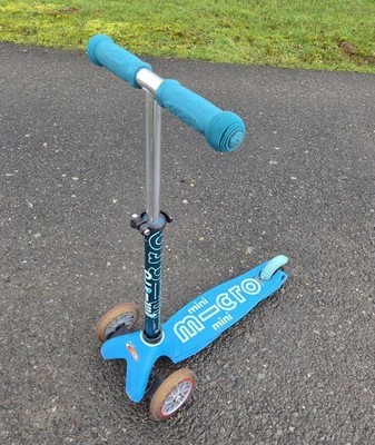 Mini Micro Scooter Deluxe Aqua Blau Verstellbare Lenker Guter Zustand 
