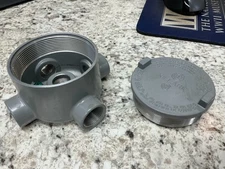 *FREE SHIPPING* GRR-2 HUBBELL KILLARK 5-HUB OUTLET BOX WITH BLANK COVER 3/4"