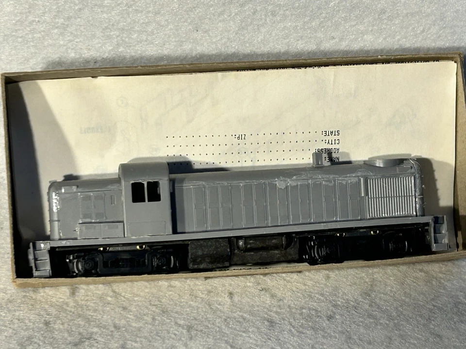 Cool Stewart Undecorated RS-3 Loco Kits HO (los kits están parcialmente ensamblados) Foto 2 de 4