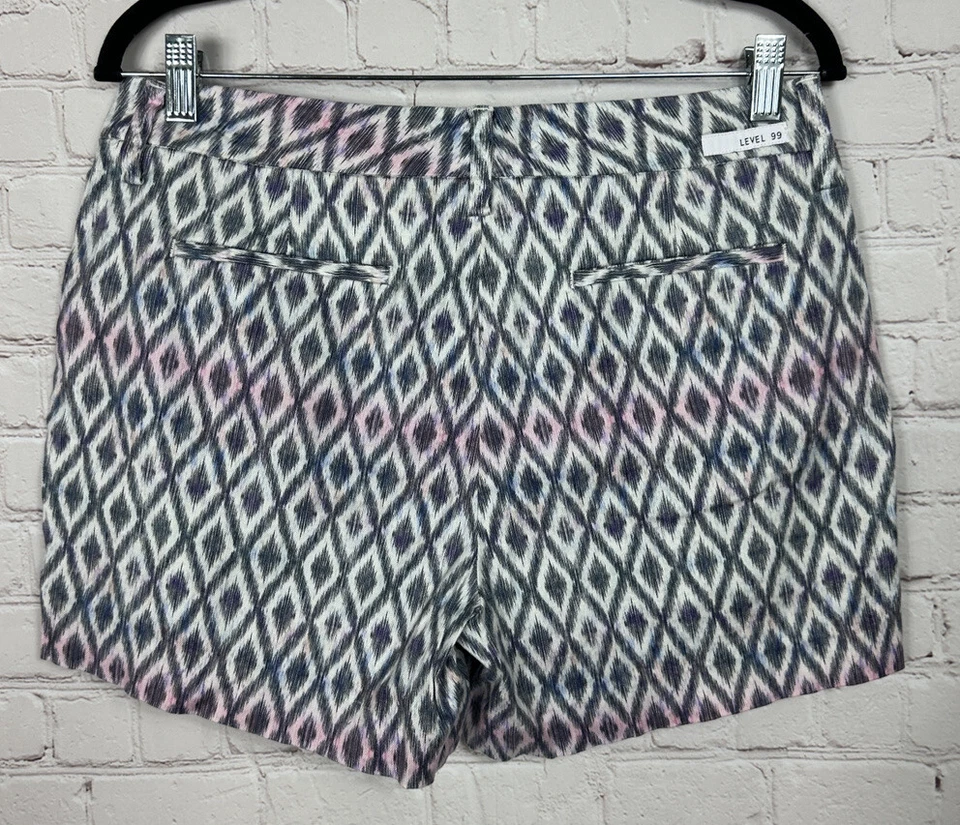 Shorts chino feminino Level 99 mistura de linho 4,5", tamanho 30, em excelente estado usado - Imagem 3 de 4