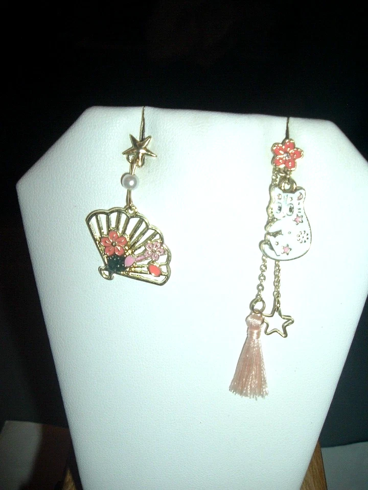 PENDIENTES PERFORADOS Betsey Johnson VENTILADOR GATO ROSA BORLA ESTRELLA CADENA DORADA Miss-Match Foto 4 de 4