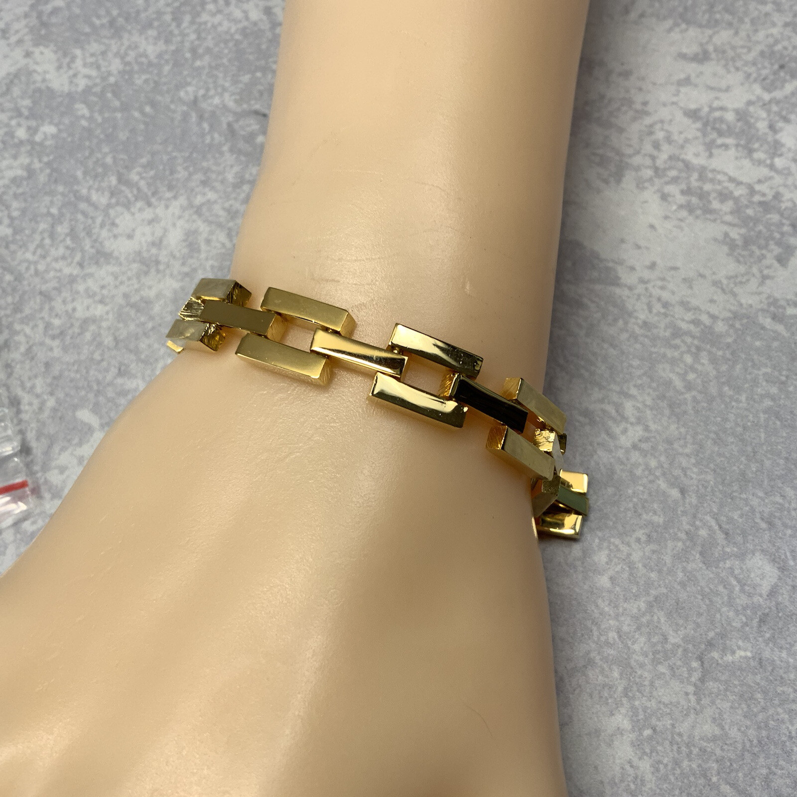 Classic Gold rectangle link bracelet - image 1