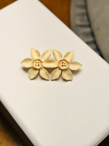 Rare Germany Flower Brooch Hand Carved Flowers Pin - Picture 15 of 15