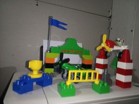 LEGO DUPLO SET #10510 DISNEY PIXAR PLANES RIPSLINGER AIR RACE El CHUPACABRA VGC