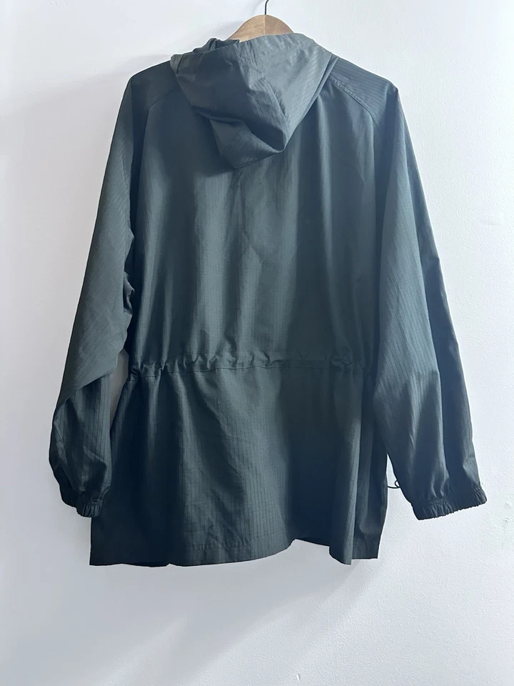 Chaqueta cortavientos Adidas negra para mujer talla grande Foto 4 de 4