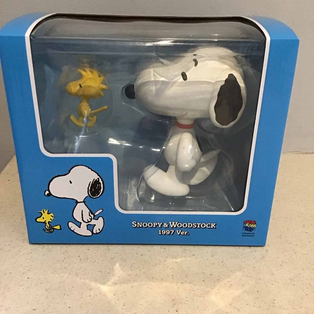 PEANUTS Snoopy & Woodstock 新品 青 メディコムトイ Preços baixos em Bonecos de ação MEDICOM Woodstock Snoopy e