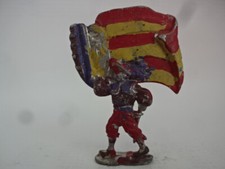 Stara cynowa figurka / muszkieter z flagą - wariant kolorystyczny 5