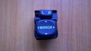 Toyota 183574  mirror control switch