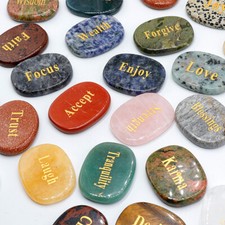 Piedras Inspiradoras Chakra Cristal Natural Palabra Positiva Grabada Palma Sanación