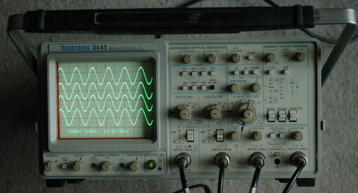 Tektronix 2445 Four Channel 150 MHz Oscilloscope, Works Tektronix 2445 Four Channel 150 MHz Oscilloscope, Works