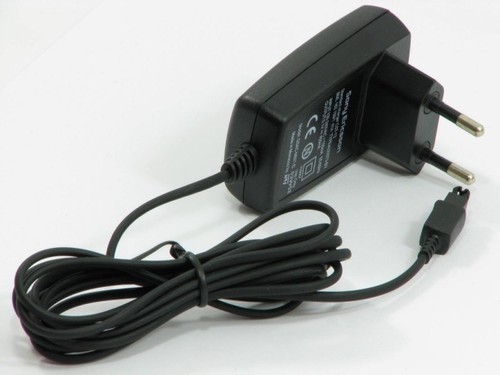 2 x GENUINE/ORIGINAL Sony ERICSSON Mains Wall Chargers 2 PIN EU PLUG Retro Phone - 第 1/1 張圖片