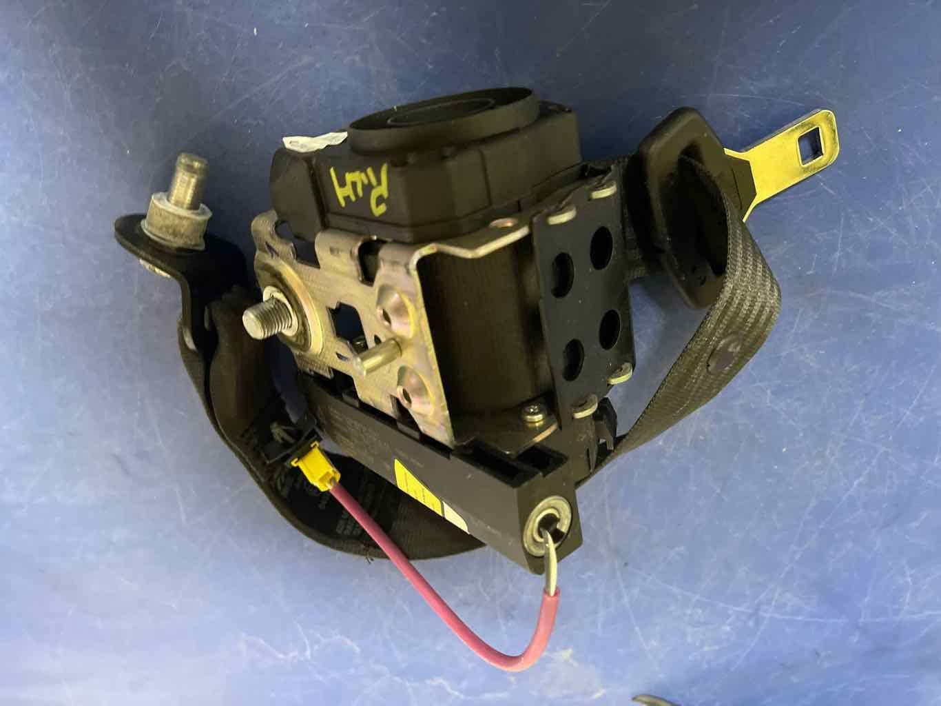 Rear Seat Belt MASERATI Left 07